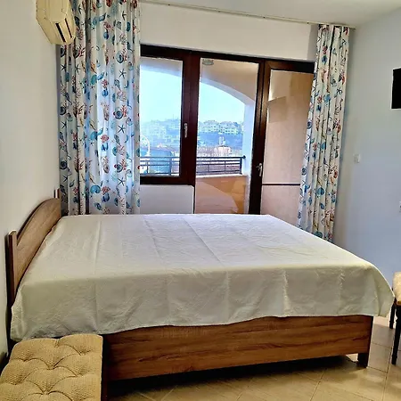 Tiny In Regina Mare Apartman *