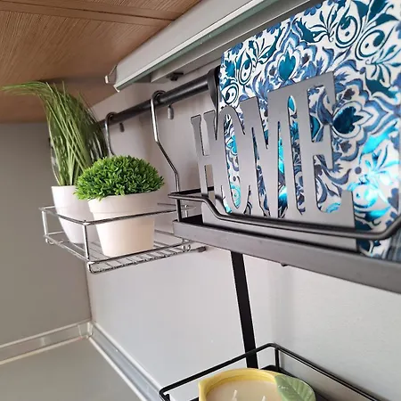 Tiny In Regina Mare Carevo