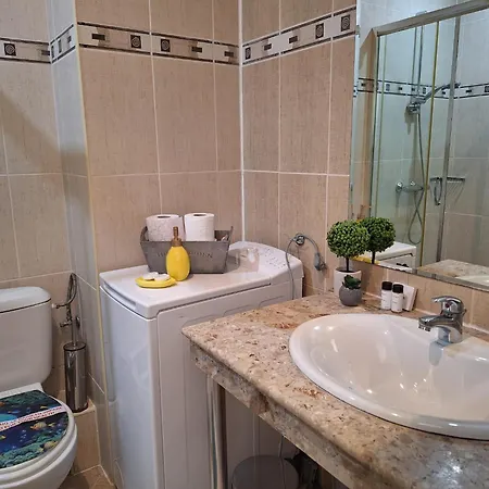 Tiny In Regina Mare 茨雷沃