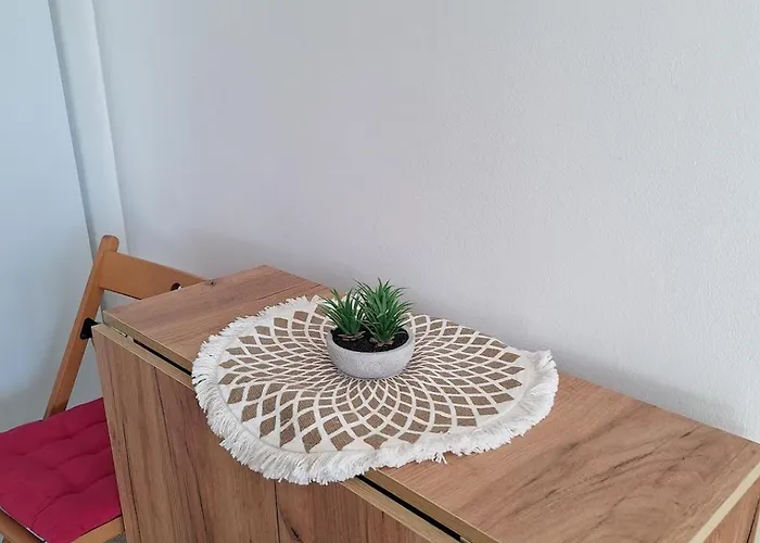 Tiny In Regina Mare *